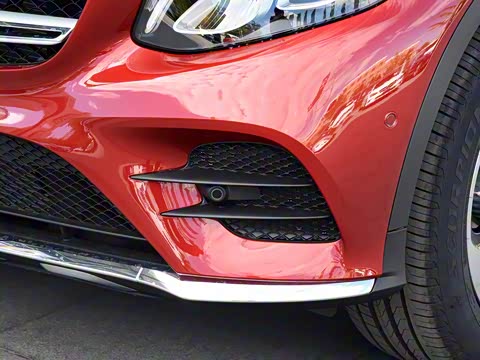 2019�� GLC 260 4MATIC ������