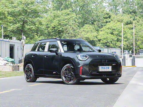 2025�� JOHN COOPER WORKS