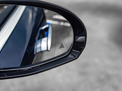 2025�� �Ŀ� E 300 L ʱ����