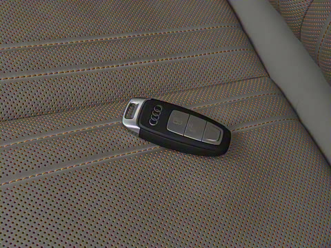 2022�� 50 e-tron quattro ��ҫ�� ������װ