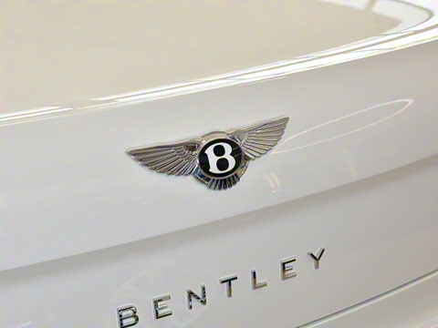 2026�� 4.0T V8 Mulliner