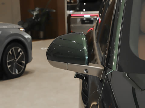 2025�� Ultra ���ܻ��°�