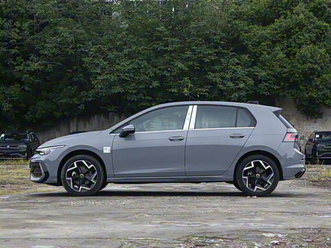 2025�� �Ŀ�� 300TSI R-Line