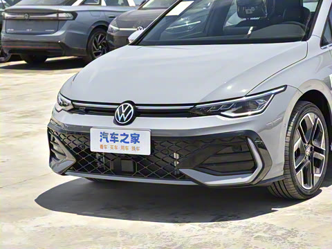 2025�� �Ŀ� 300TSI R-Line