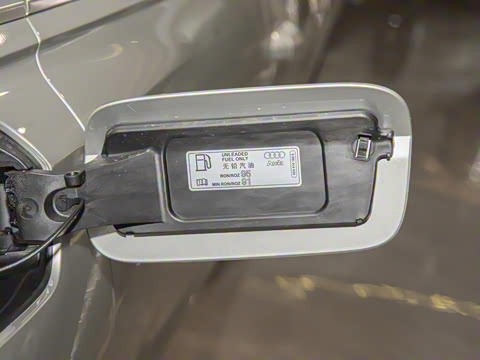 2025�� �Ŀ� 55 TFSI quattro �콢������