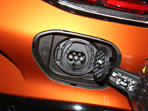 2025�� 63 S E Performance