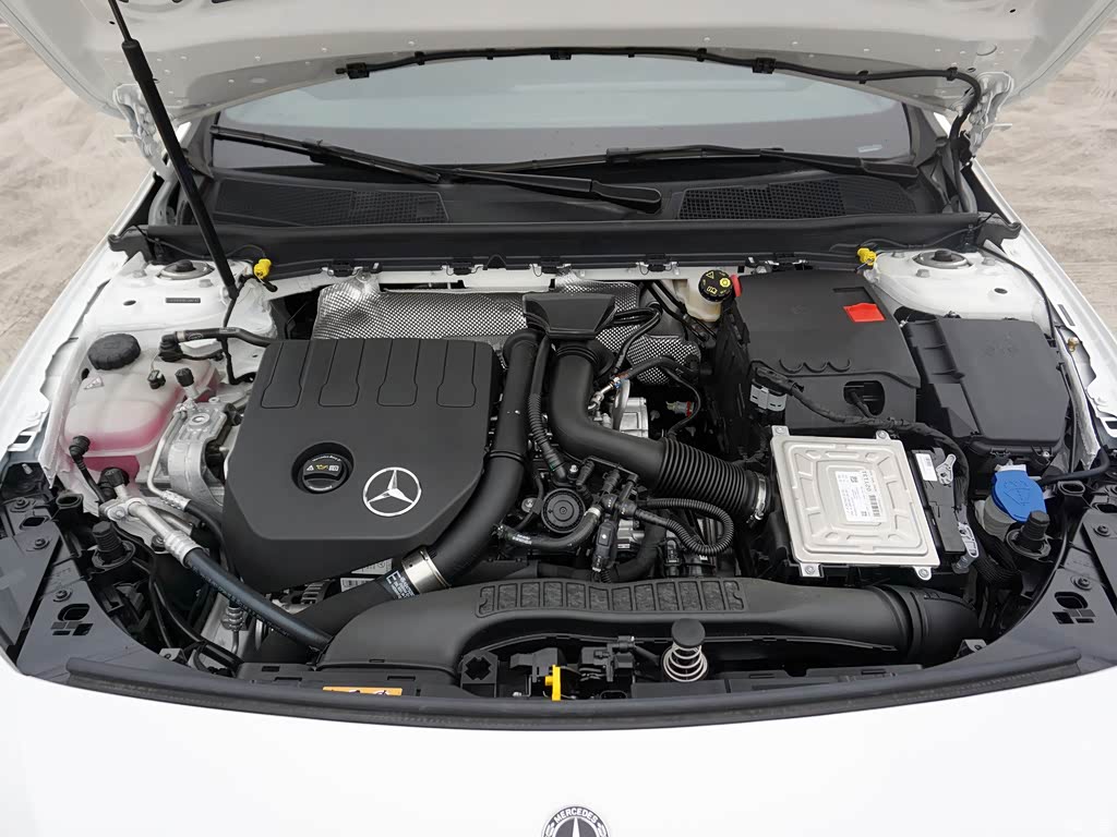 奔驰a级 2020款 a 180 l 运动轿车 5210868图片_奔驰_汽车图库_汽车之