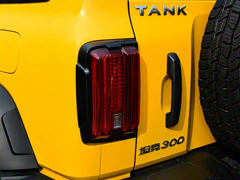 2022�� 2.0T �߾��޶���