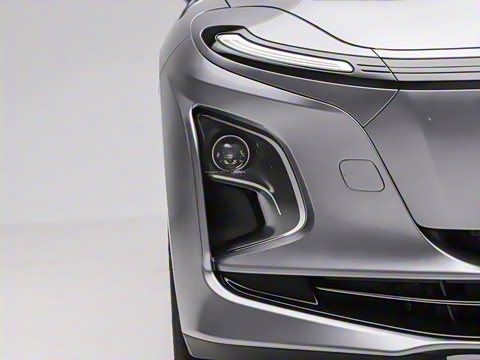 2025�� 610km PLUS