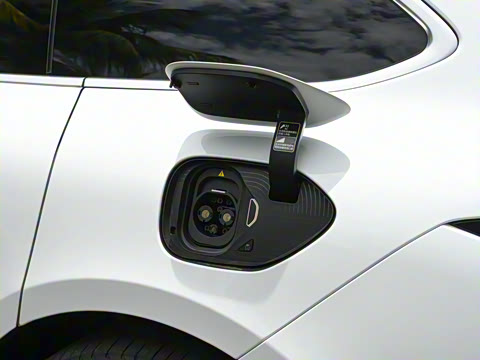 2025�� 75kWh Touring