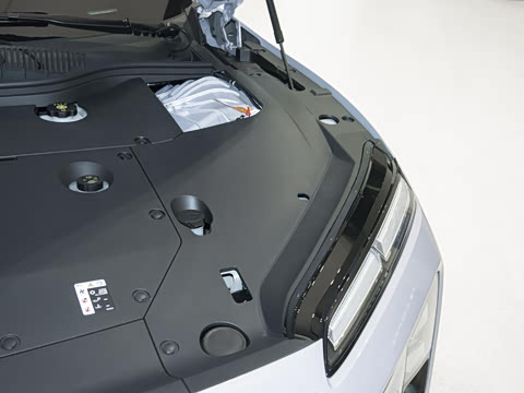 2025�� 75kWh Touring