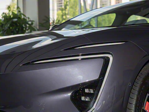 2025�� �Ŀ� Max���̰�