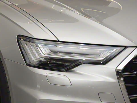 2025�� �Ŀ� 55 TFSI quattro �콢������