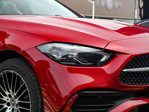 2025�� �Ŀ� C 260 L �˶���