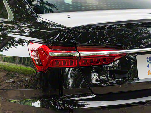 2025�� �Ŀ� 55 TFSI quattro �콢������