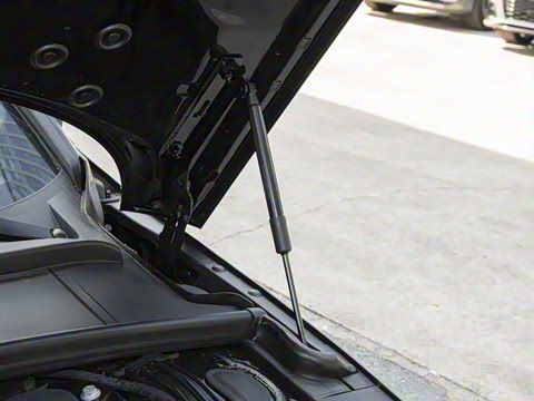 2025�� 200���������� 40 TFSI ����������