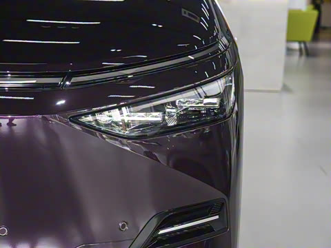 2025�� 650������ Max