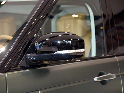 2022�� 5.0 SC V8 565PS SVA�۷��ذ�