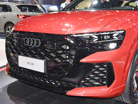 2025�� RS Q8 4.0T performance