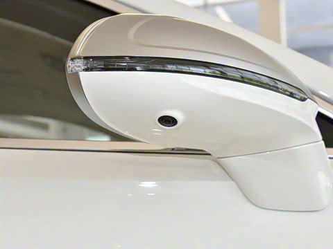 2026�� 4.0T V8 Mulliner