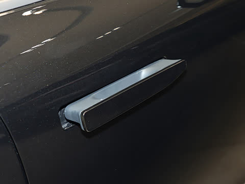 2025�� 75kWh Touring