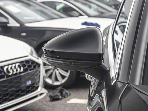 2023�� 40 TFSI ����������