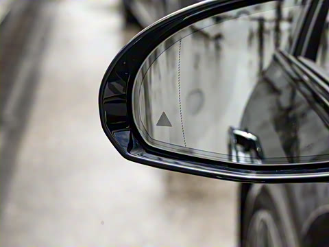 2025�� �Ŀ� E 260 �˶���