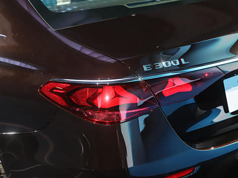 2024�� E 300 L ������