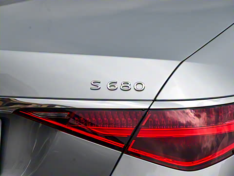 2025�� �Ŀ� S 680 4MATIC