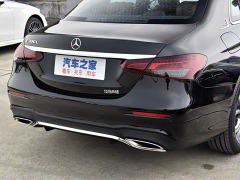 2022�� �Ŀ��� E 300 L �˶�������