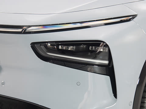 2025�� 702 �������� Ultra