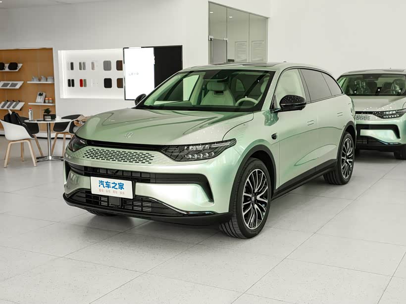 零跑c11正在促销中欢迎到店试乘试驾