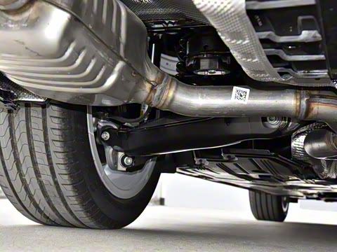 2022�� �Ŀ��� E 300 L �˶�������