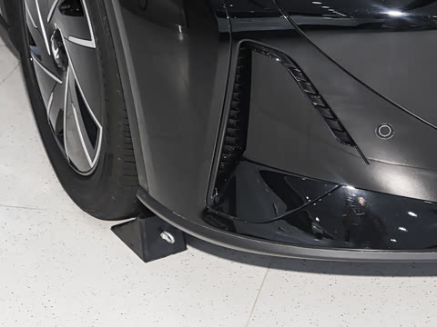 2025�� 560PRO 185kW