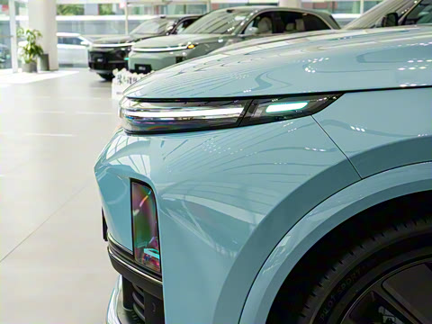 2025�� Ultra ���ܻ��°�