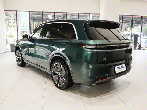 2025�� Ultra ���ܻ��°�