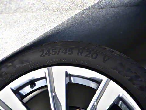 2018�� 28T ���������˶���