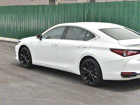 2022�� 300h F SPORT