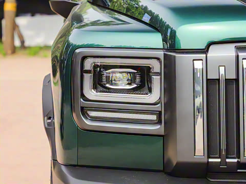 2025�� 2.0T 4WD Ultra