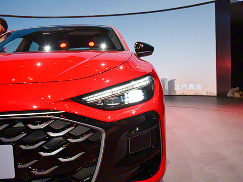 2026�� TFSI quattro 150kW �׷�������