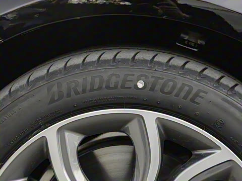 2023�� �Ŀ� E 300 L �˶�������