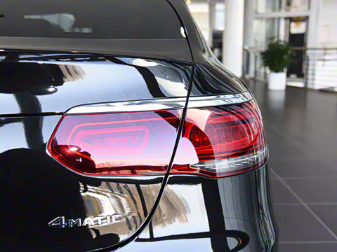 2022�� �Ŀ� GLC 300 4MATIC ����SUV