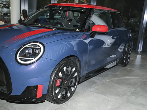 2025�� JOHN COOPER WORKS