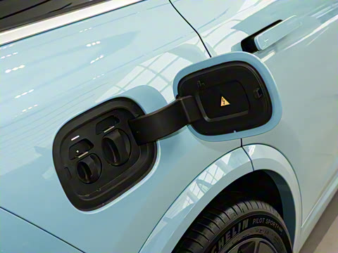 2025�� Ultra ���ܻ��°�