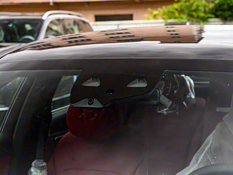 2025�� �Ŀ� E 300 L ����˶���