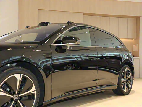 2025�� 75kWh Touring