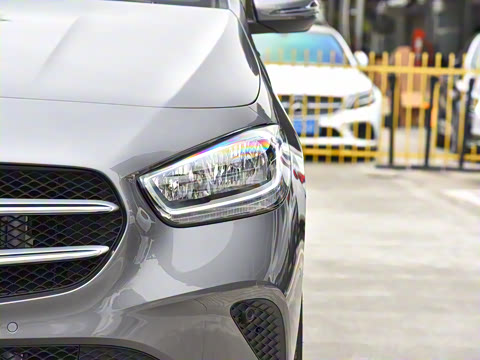 2022�� B 180 ʱ����