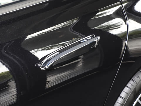 2024�� E 350 e L ���ʽ��϶����˶��γ�