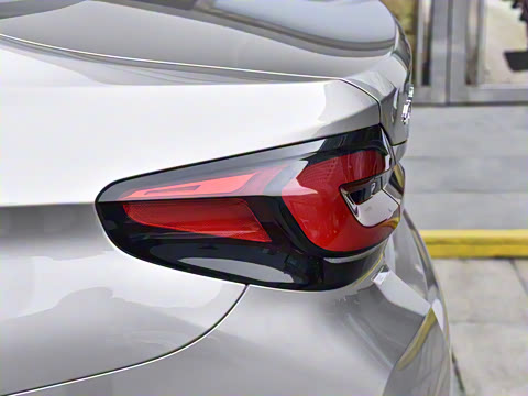 2022�� �Ŀ� 530Li ������ M�˶���װ