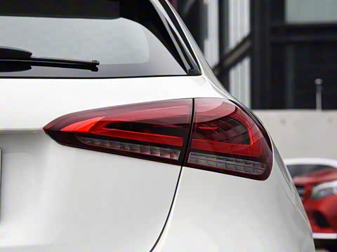 2019�� A 200 ������